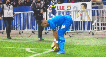 跟队：尤文关注柏林联合中卫迪奥戈-莱特，球员合同6月到期（队记：尤文有意柏林联合中卫迪奥戈-莱特，合同今夏6月到期）