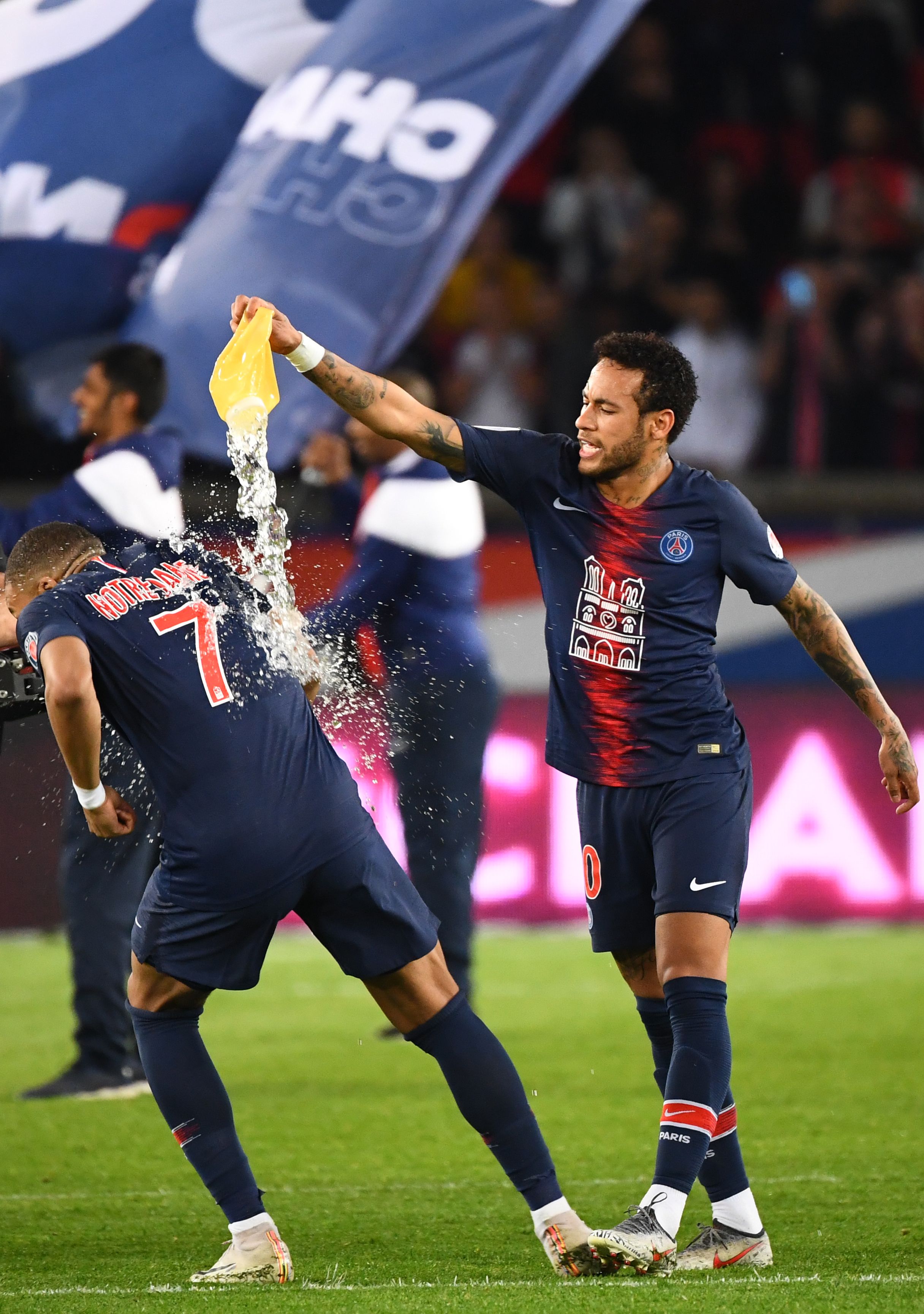 巴尔泰萨吉：在米兰德比中首发是我的梦想；我的偶像是特奥（巴尔泰萨吉：米兰德比首发是我的梦想，特奥是我的偶像）