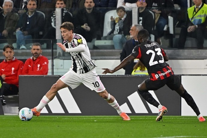 🎮KeSPA杯战报：Zeus青钢影表演秀，HLE鏖战五局力克DK（KeSPA杯速报：Zeus青钢影统治全场，HLE五局鏖战险胜DK）