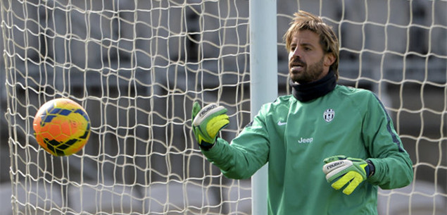 拜仁vs美因茨首发：凯恩领衔，卡尔在列，迪亚斯缺席（拜仁对阵美因茨首发名单：凯恩领衔，卡尔入选，迪亚斯缺席）