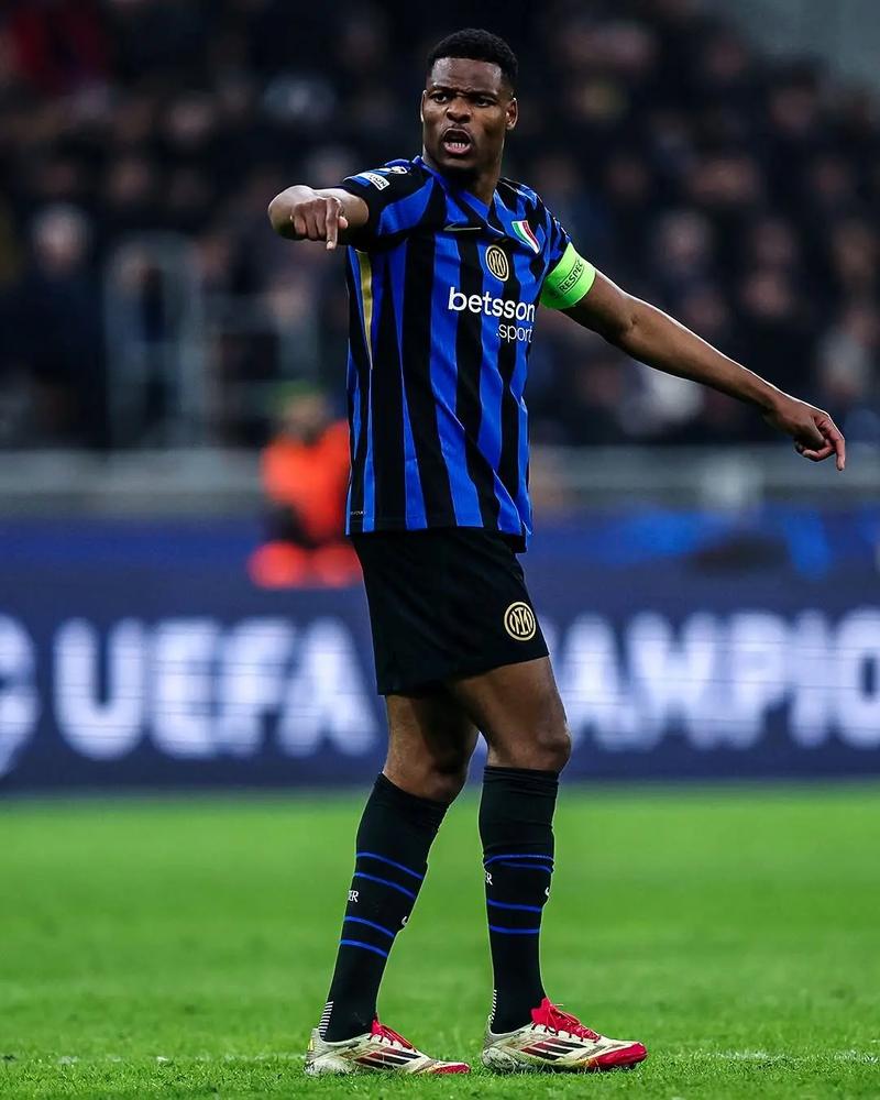 苏亚雷斯因踢人事后被美职联禁赛一场，迈阿密国际发声明表态