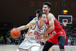 勇士外围防守漏洞明显（勇士外线防守破绽频出）