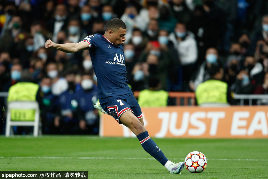 萨默尔：拜仁是德国足球的标杆，每名球员都全力为球队付出（萨默尔：拜仁堪称德国足球标杆，全员为球队倾尽全力）