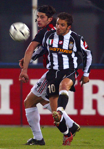 618万人次“涌入”球场，中超球市迈进“最好的时代”（618万人次走进球场，中超球市迎来黄金时代）