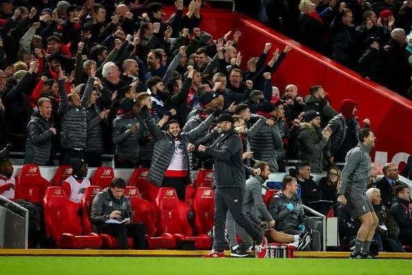 率升班马保级！官方：大连英博与主帅李国旭完成续约（官方宣布：率升班马成功保级的李国旭与大连英博续约）