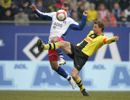 莱奥罚点前铃木彩艳对他说踢右边，最终莱奥踢向右边并且罚进（点球前铃木彩艳示意踢右，莱奥随即射右命中）