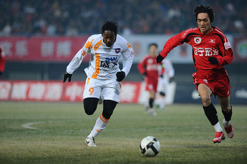 一河南球迷骑三轮车875公里，耗时19天抵达足协杯决赛地苏州（河南球迷骑三轮车历时19天奔袭875公里抵达足协杯决赛地苏州）