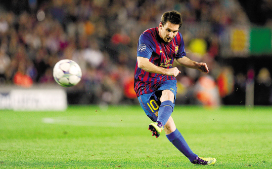 欧冠球员表现评析：C罗连续进球,（欧冠球员状态解读：C罗连场破门）