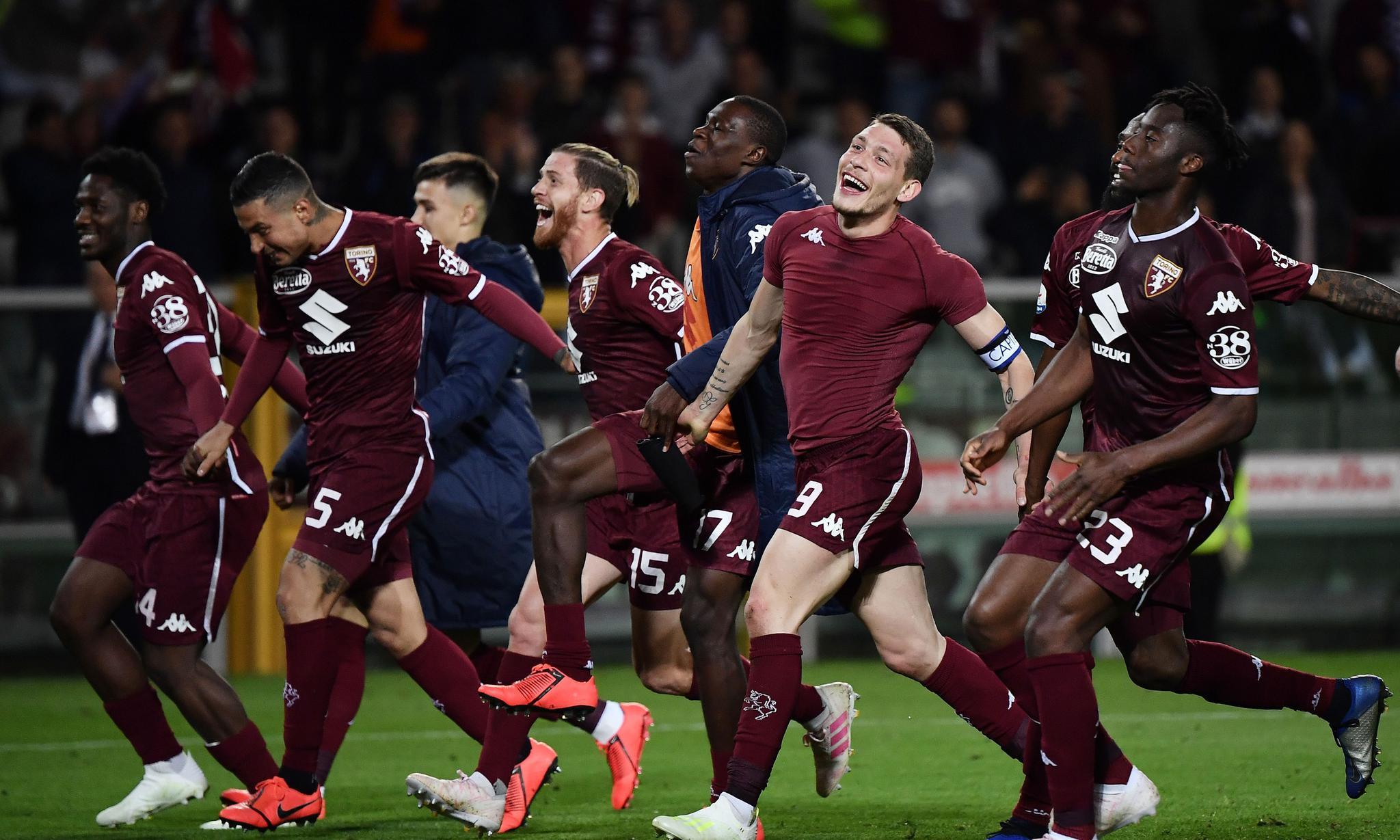 太阳报：库尼亚妻子比他年长6岁，两人相恋8年育有两个孩子（太阳报称库尼亚与年长6岁的妻子相恋8年 已育有两个孩子）