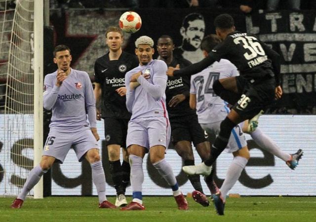 斯基拉：尤文将给伊尔迪兹500-550万年薪，加与欧冠挂钩奖金（斯基拉：尤文拟为伊尔迪兹提供500万至550万年薪，另含与欧冠挂钩的奖金）