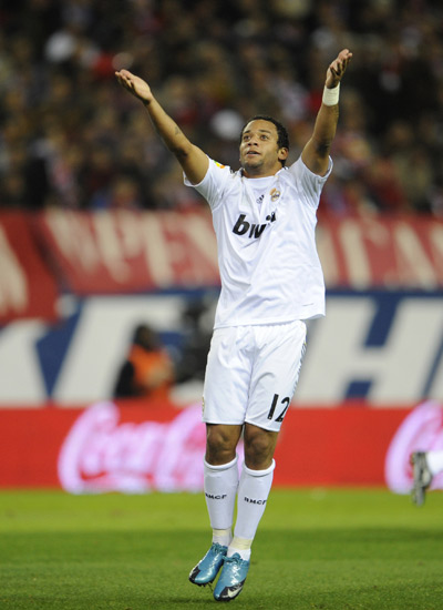 加拉塔萨雷0-1圣吉罗斯联合，普罗米斯-戴维制胜，云亚伊染红