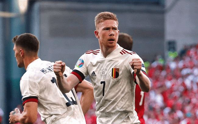 湖人杯赛主场不敌马刺引热议！媒体人：詹东里合体后最惨失利（湖人杯赛主场负于马刺引发热议，媒体人称詹东里合体以来最惨一败）